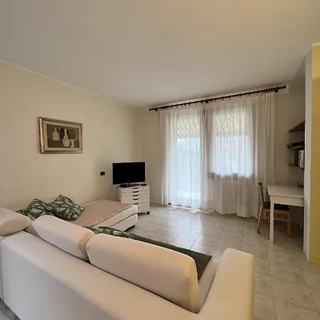 דירה La Perla Del Lago מאלצ'סינה